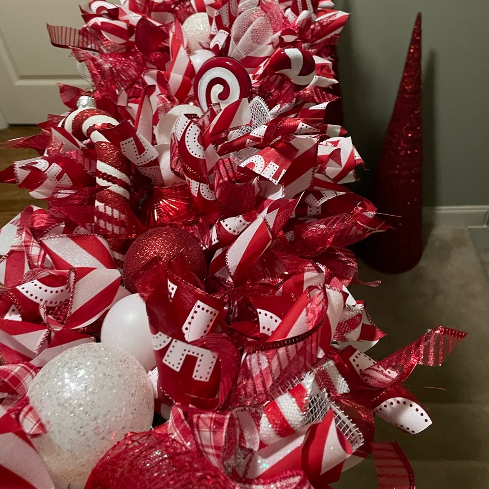 8 foot prelit peppermint garland